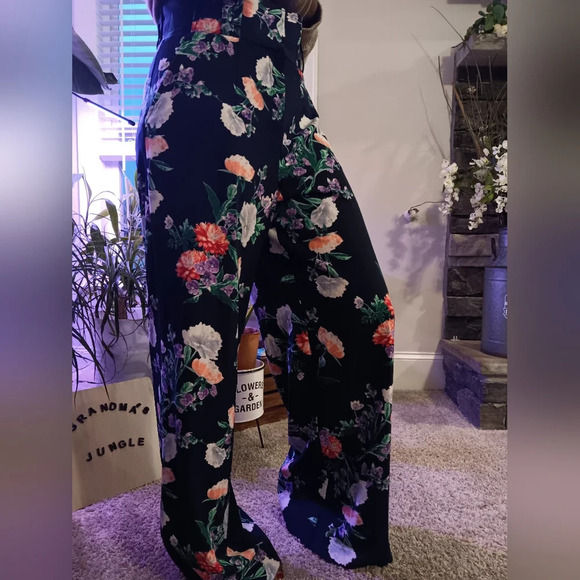 7th Avenue design studio New York and company floral print wideleg pant. Size 10 - Picture 4 of 7